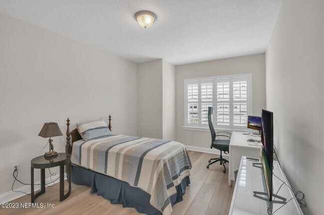 Building Photo - 158 Liberty Bell Rd