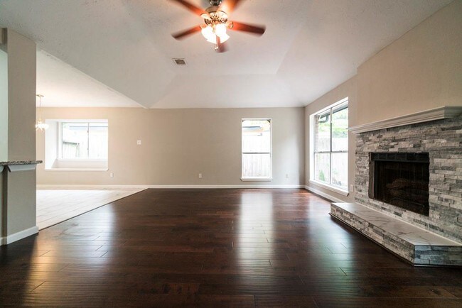 Building Photo - 2314 Pebbledowne Cir