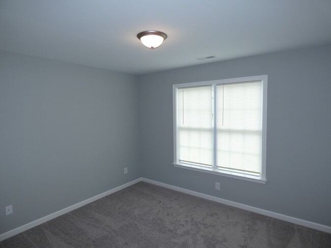 Building Photo - One Story 3 Bedroom 2 Bath Brand New