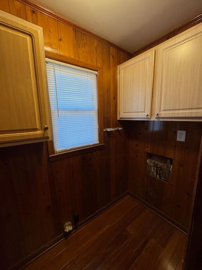 Building Photo - Piner Road