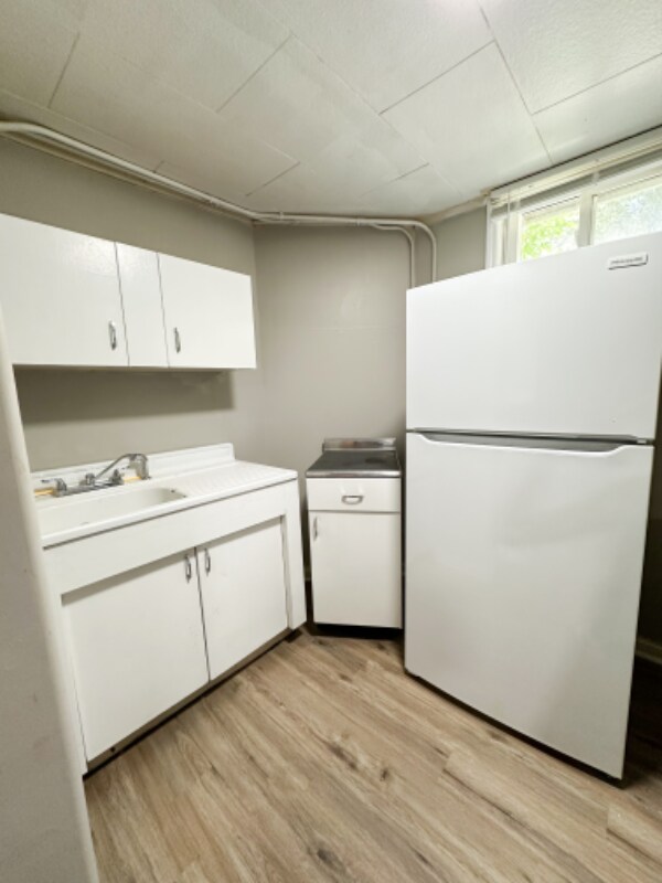 Building Photo - 1609 8th Ave N