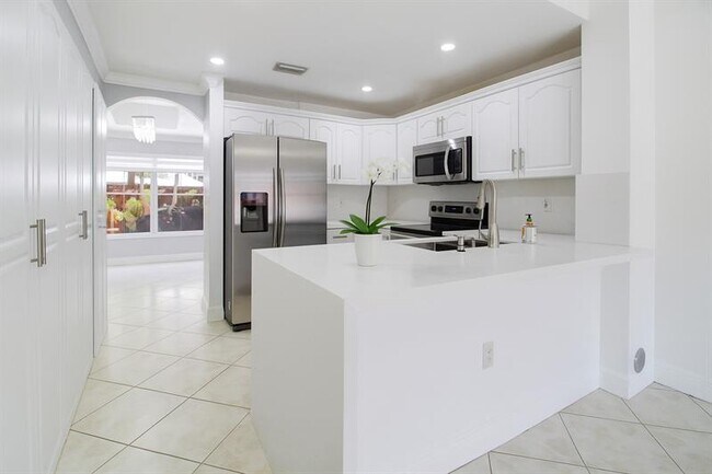 Building Photo - 8544 NW 140th Terrace