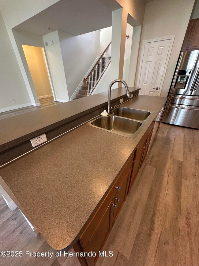 Building Photo - 14227 Wake Robin Dr