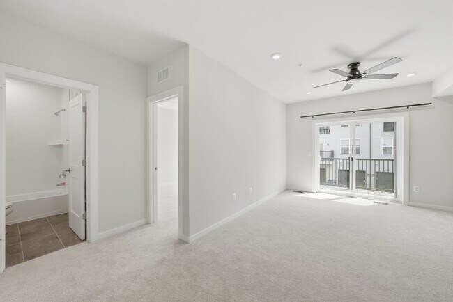 Building Photo - 43732 Transit Sq