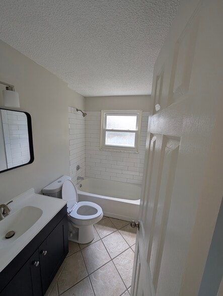 Building Photo - 3115 Larbrook Ct