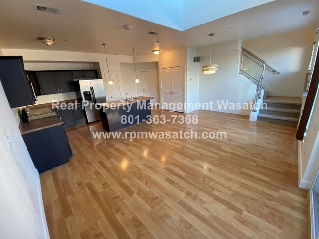 Building Photo - Modern 2 bed, 1 bath Townhome in Daybreak