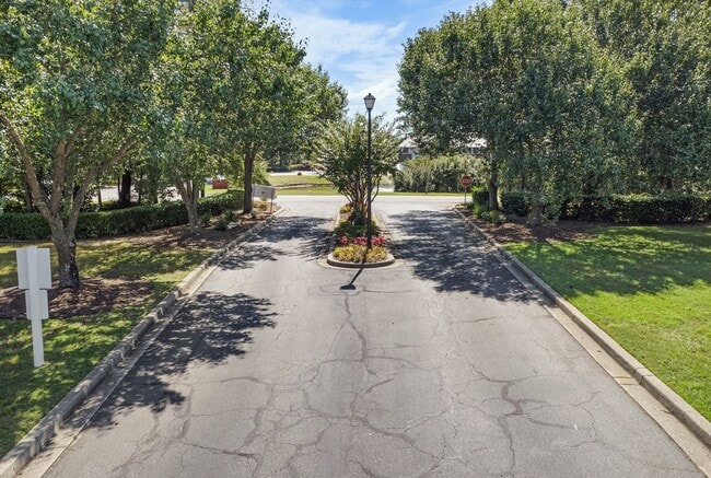 Building Photo - 4323 Lotus Ct