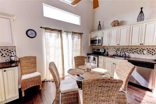 Building Photo - 67 Vermont St