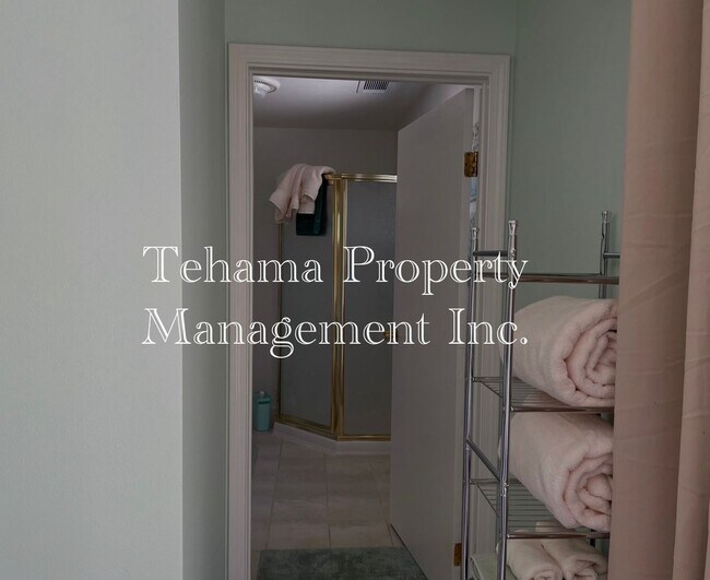 Building Photo - 2 bed 2 bathroom home in the El Camino/Gerber Area Available Unfurnished or Furnished