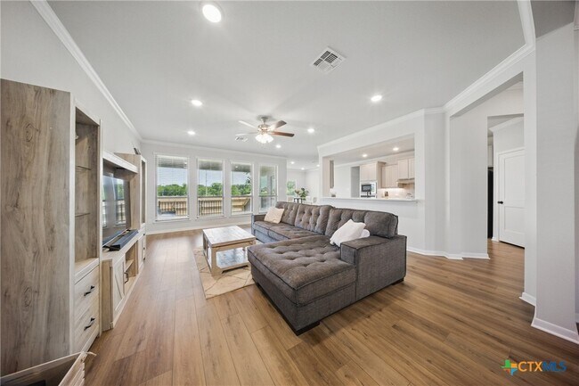 Building Photo - 711 Saddlehorn Dr