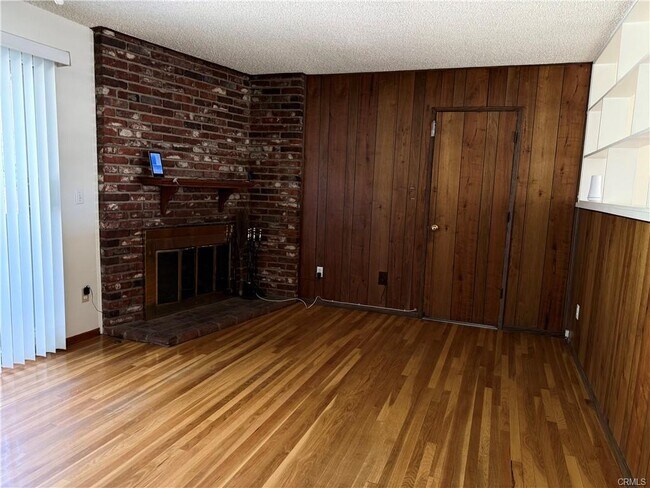 Building Photo - 11543 Swinton Ave