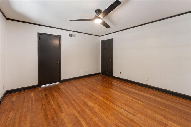 Building Photo - 3757 Peachtree Dunwoody Rd