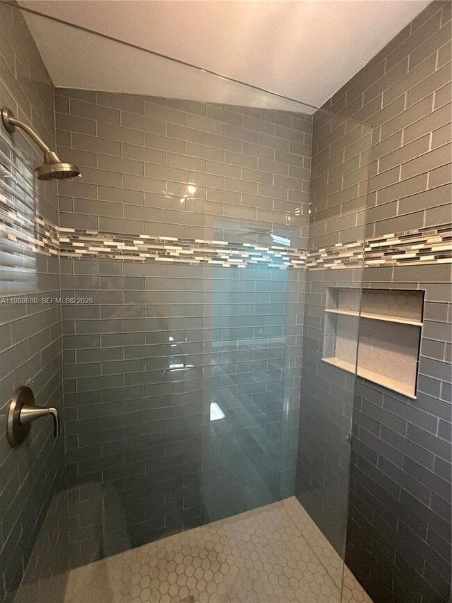 Building Photo - 458 SE 14th St