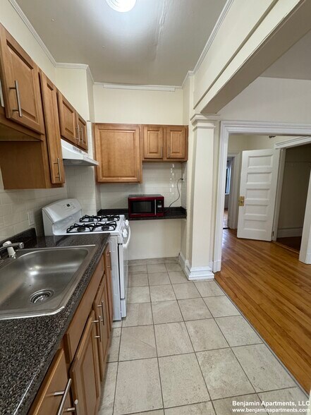 Primary Photo - 2 Brighton Ave