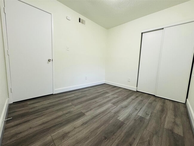 Building Photo - 24131 4 Sixes Ln