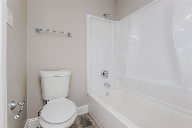 Building Photo - 4644 Baytree Dr