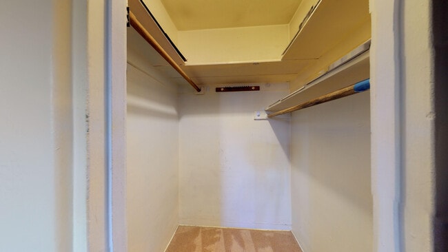 Building Photo - UPTOWN 3/BD 2/BA 1/CP WORKSHOP