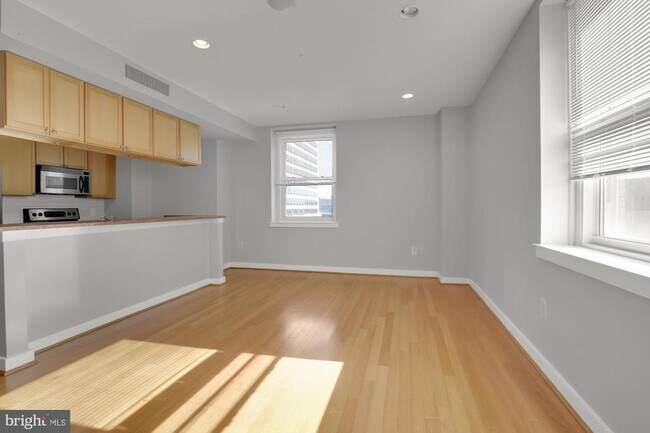 Building Photo - 111 S 15th St