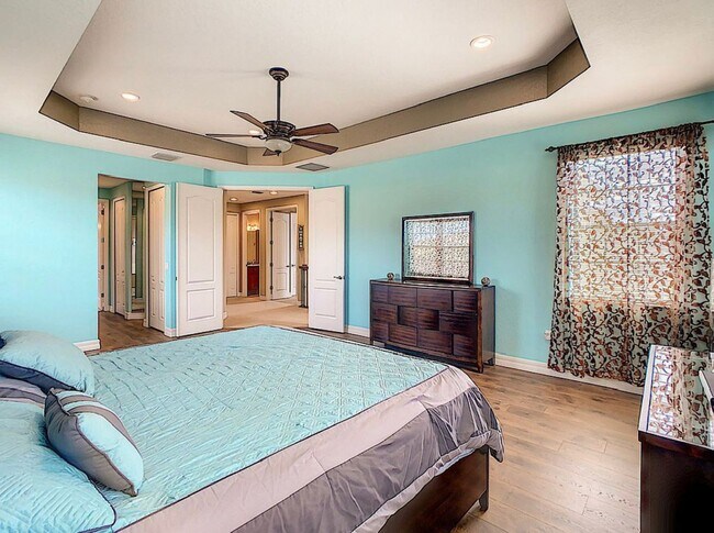 Building Photo - Luxury Living in Woodland Lakes Preserve: Fully-Furnished