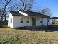 Building Photo - 913 N Creek Ave