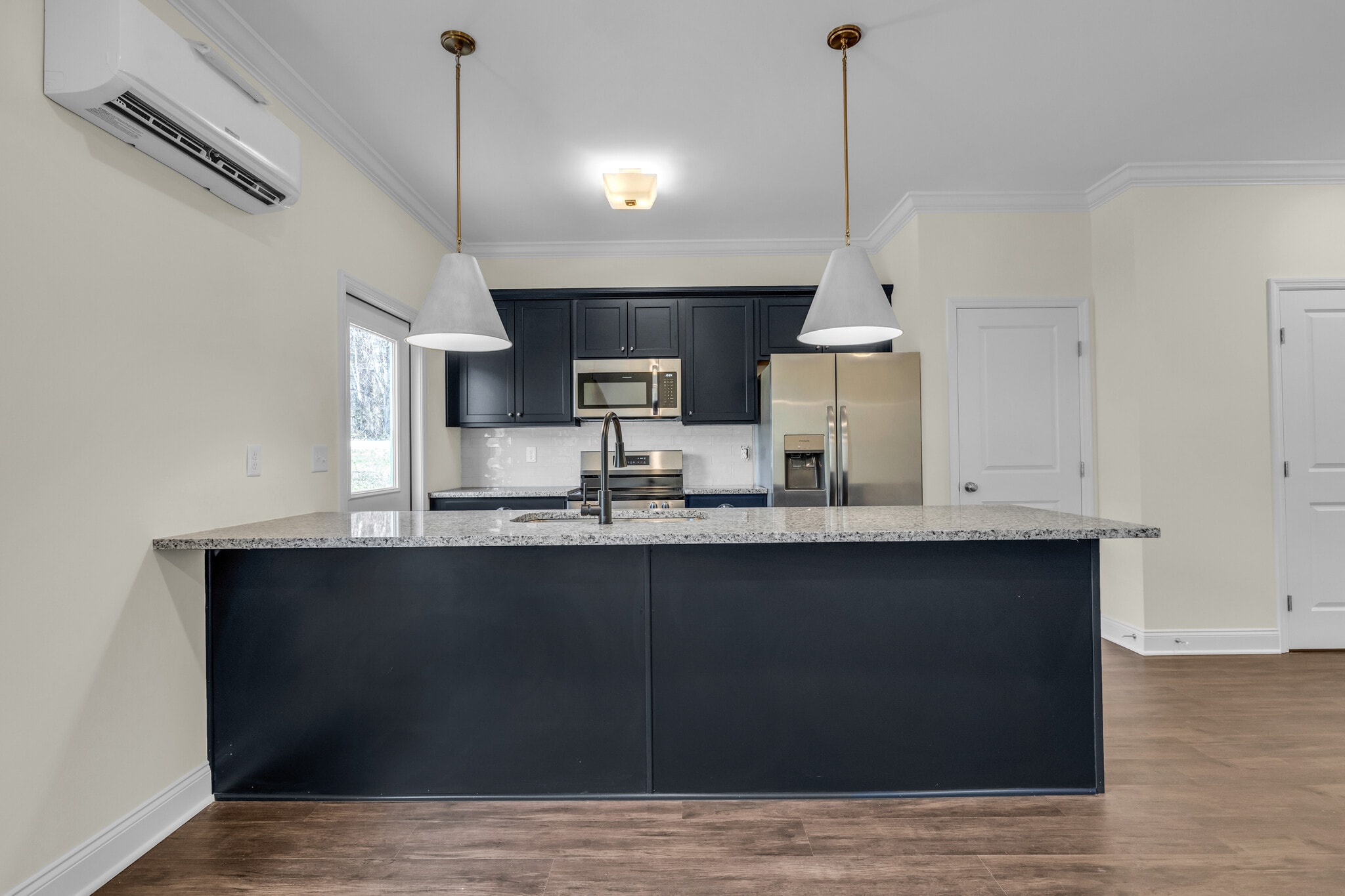 Building Photo - 5563 Stream Ln