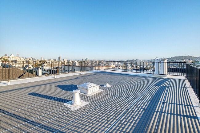 Building Photo - 2101 Baker St