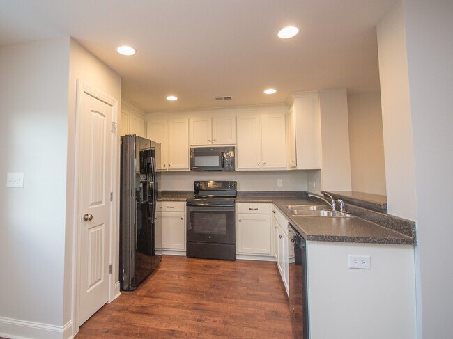 Building Photo - 17846 Sallows Dr