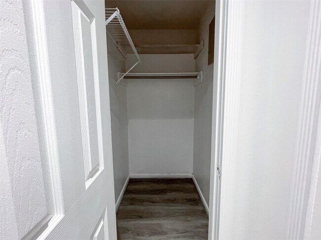 Building Photo - 21603 Park Wind Ct