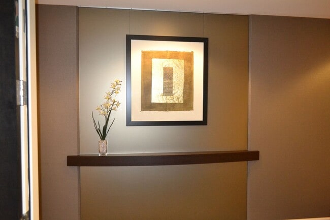 Building Photo - Stylish Studio Loft in Sapphire Tower – Do...