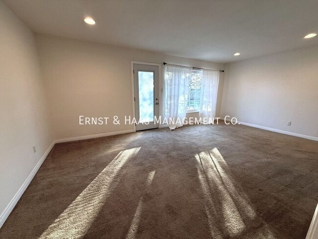 Building Photo - 6926 E Rendina St