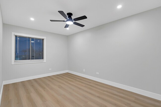 Building Photo - 10347 Dearlove Rd