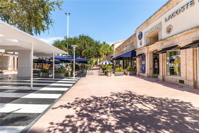 Building Photo - 1331 Lincoln Rd