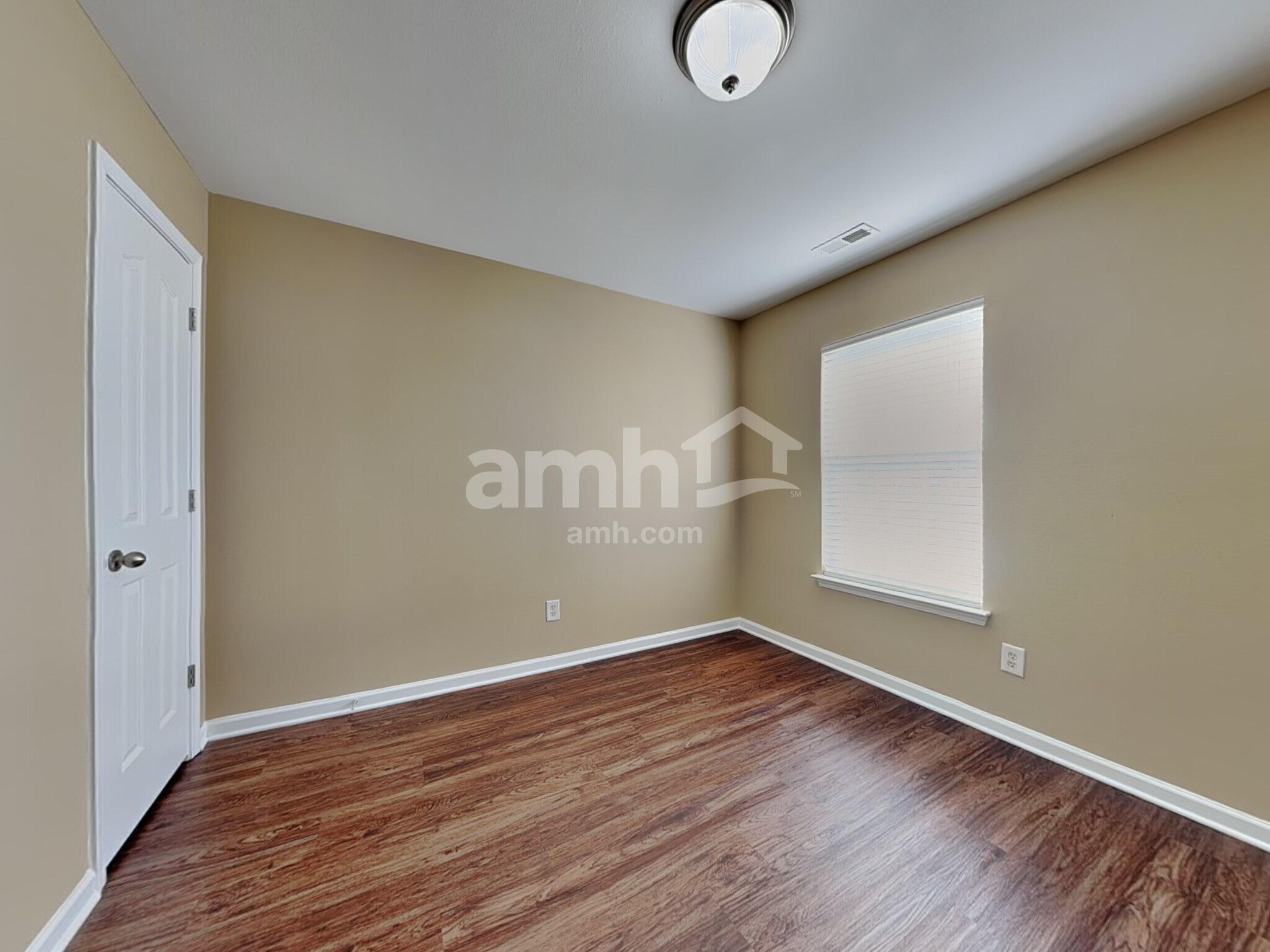 Building Photo - 2524 Ingleside Dr
