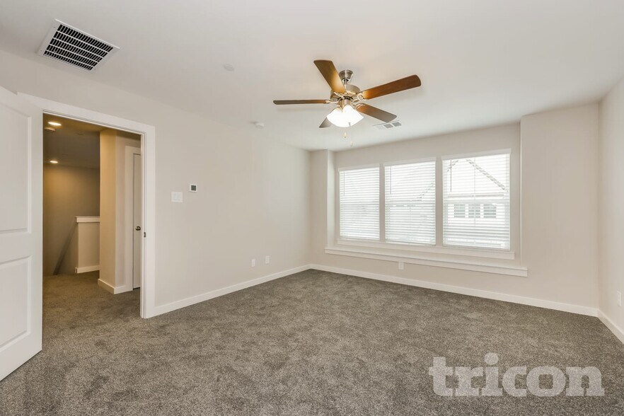 Building Photo - 1026 Fallgate Dr