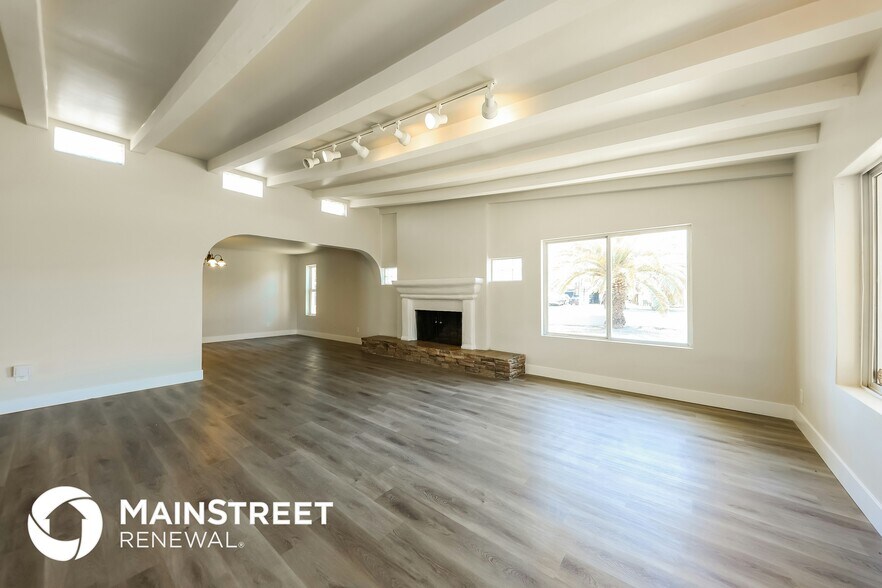 Building Photo - 4031 N 59th Dr