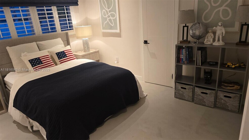 Building Photo - 375 Harbor Ct