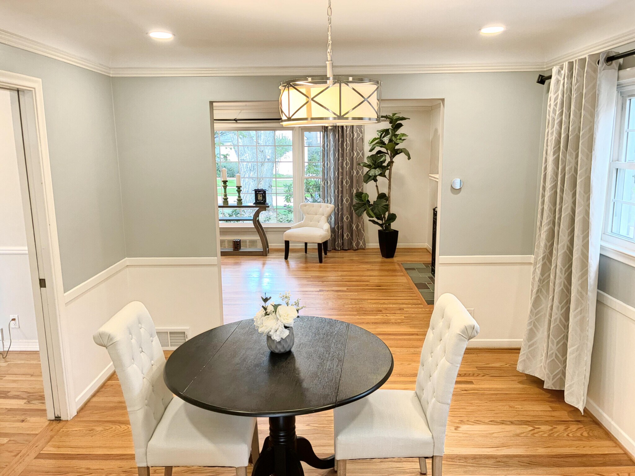 Building Photo - 906 Putney St