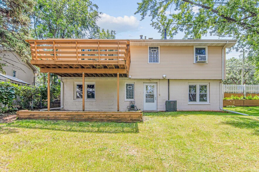 Building Photo - 635 51st Avenue Northeast