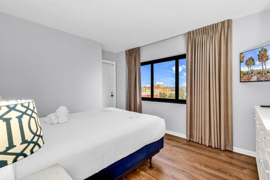 Building Photo - 2500 N Ocean Blvd