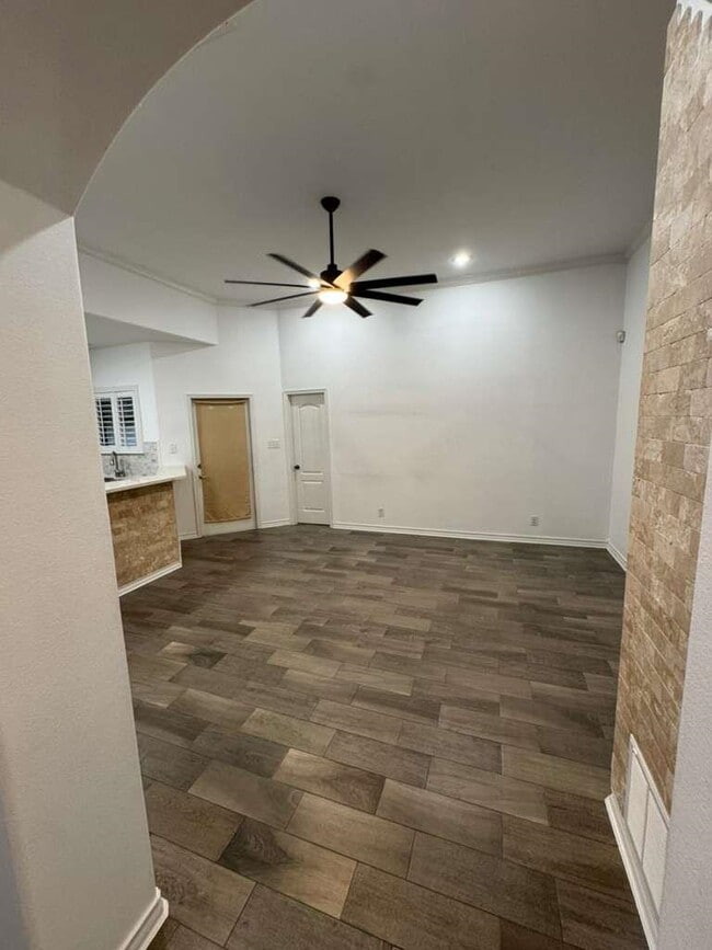 Building Photo - 2064 Lima Loop