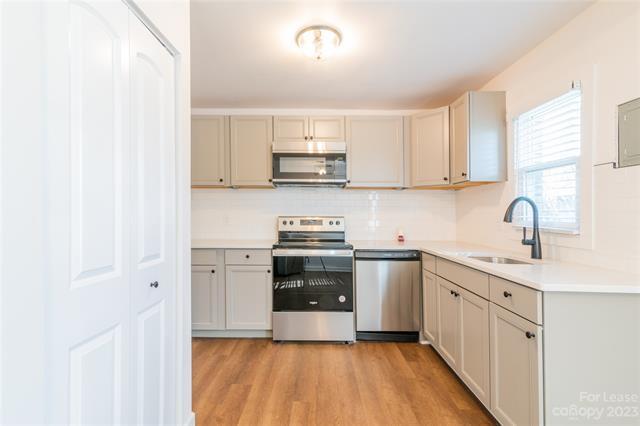 Building Photo - 929 Cantwell St