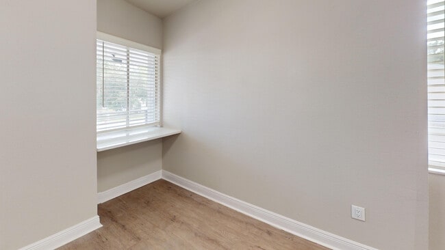 Office Nook - Soto Apartments