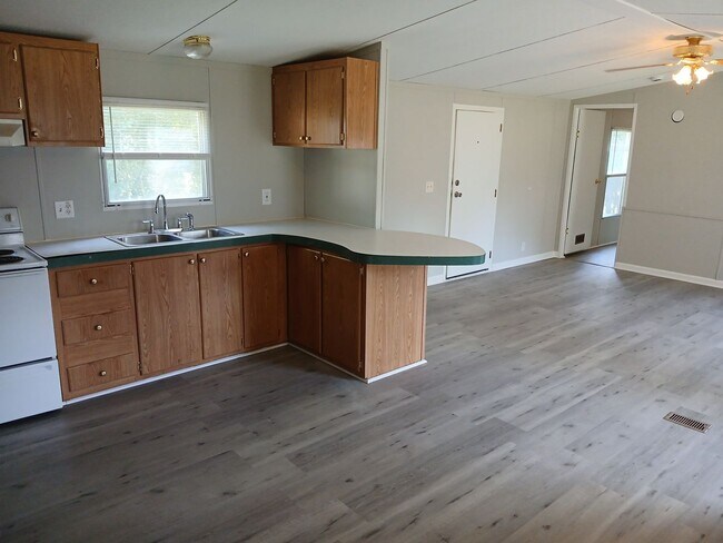 Building Photo - Trailer Park Lot Available