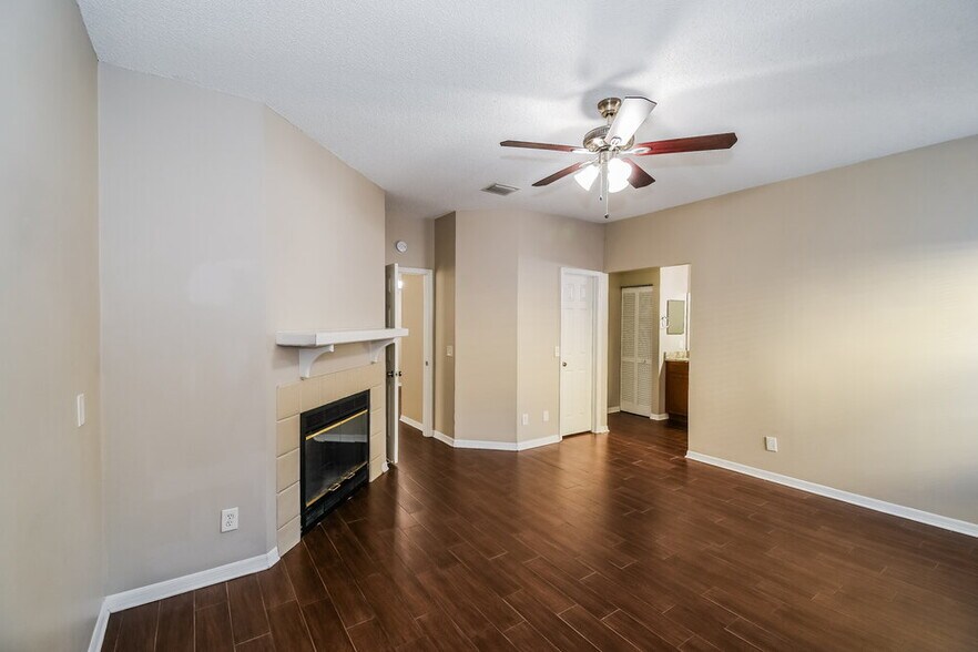 Building Photo - 8895 Chambore Dr