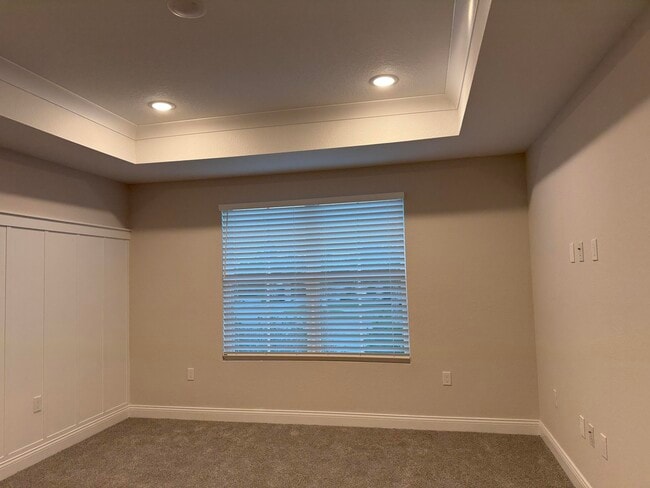 Building Photo - 148 SE Birch Ter