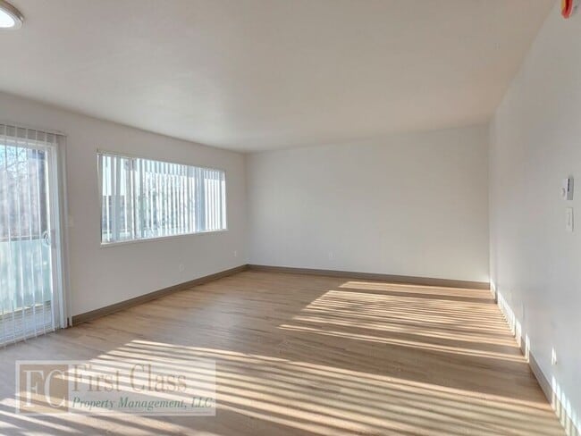 Building Photo - 12345 SW Hall Blvd