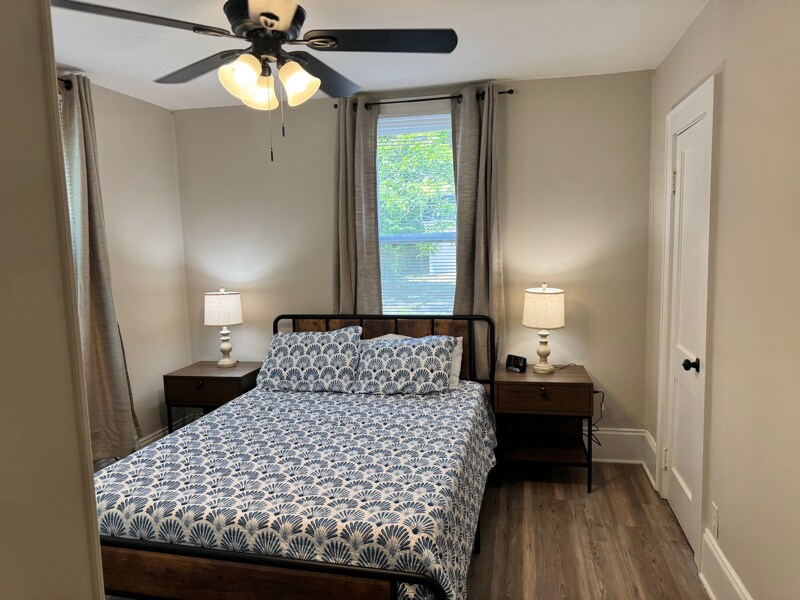 Building Photo - 214 E Horah St