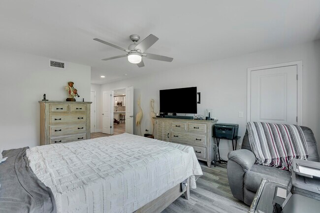 Building Photo - 20 Southport Ln