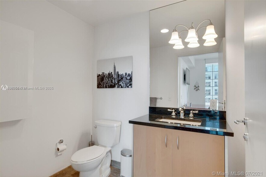 Building Photo - 300 S Biscayne Blvd