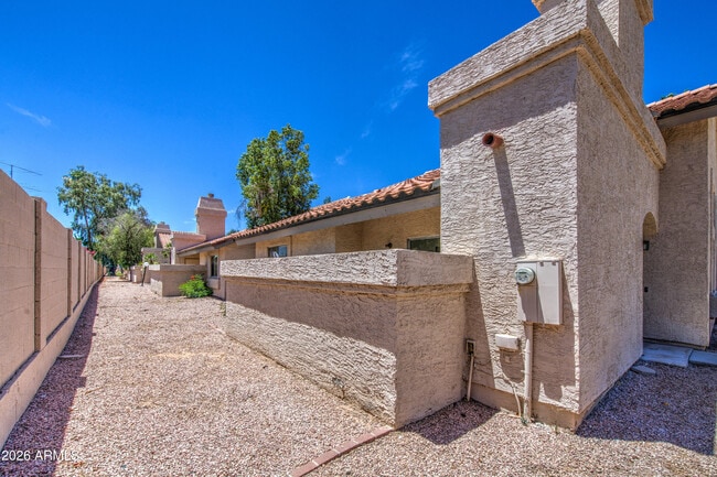 Building Photo - 2019 W Lemon Tree Pl